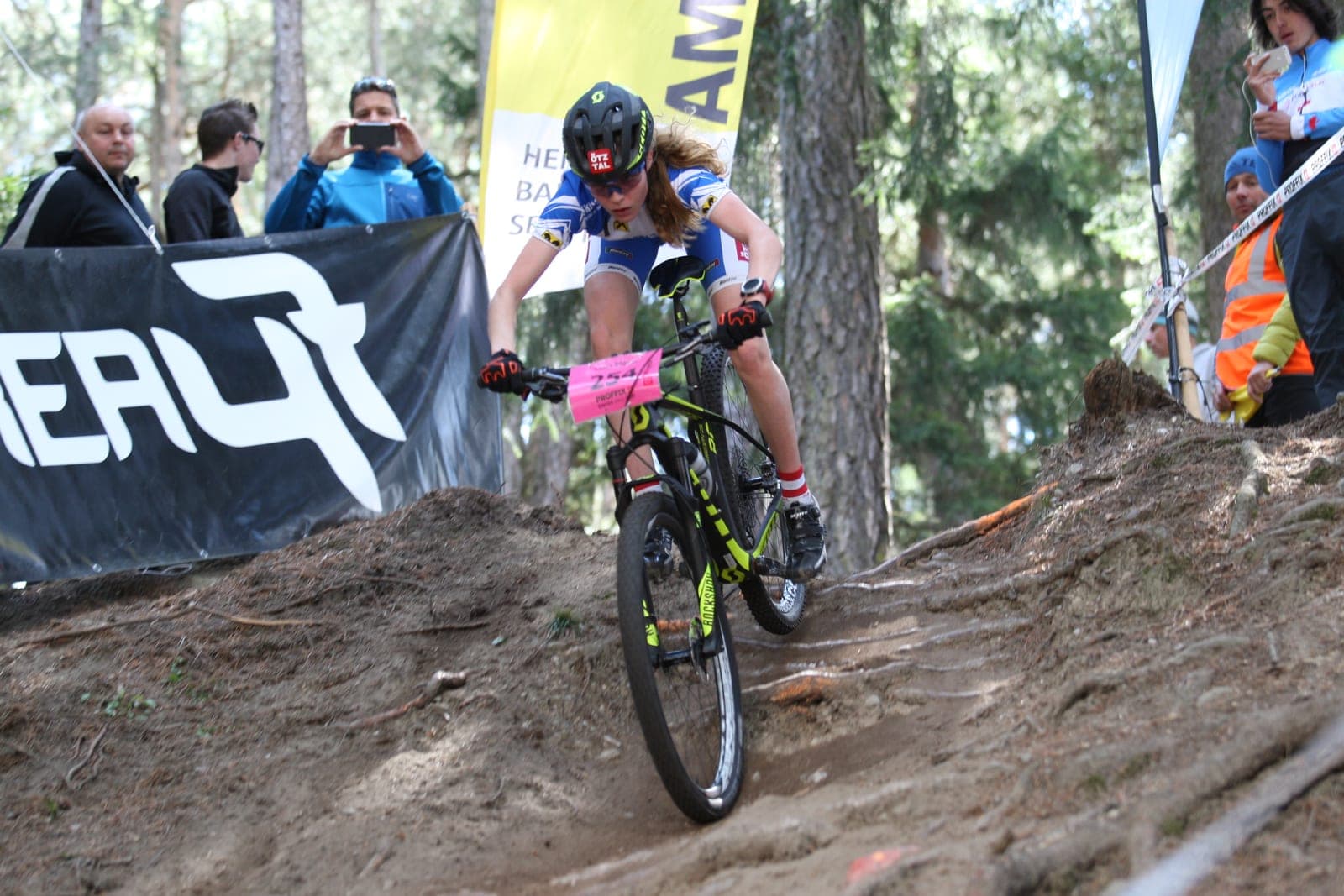 Laura Stigger Takes Nové Město XCO World Cup, 47 Seconds Clear