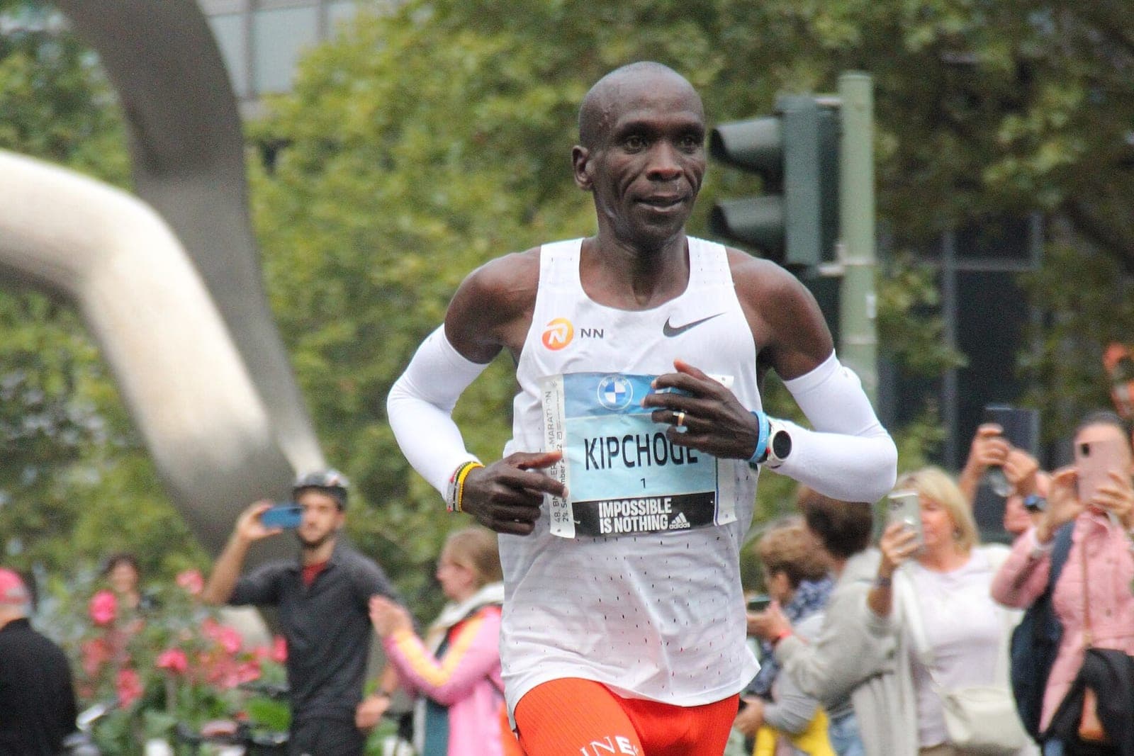 Kipchoge Wins Melbourne Marathon at 41 in Course Record