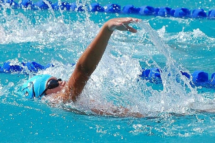 Coetze Breaks Short-Course 50m Backstroke World Record
