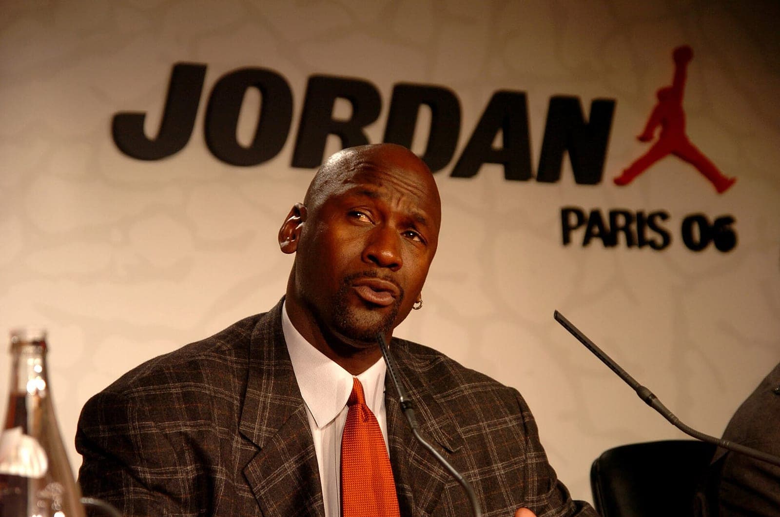 Michael Jordan — Record 72-10 season & MVP