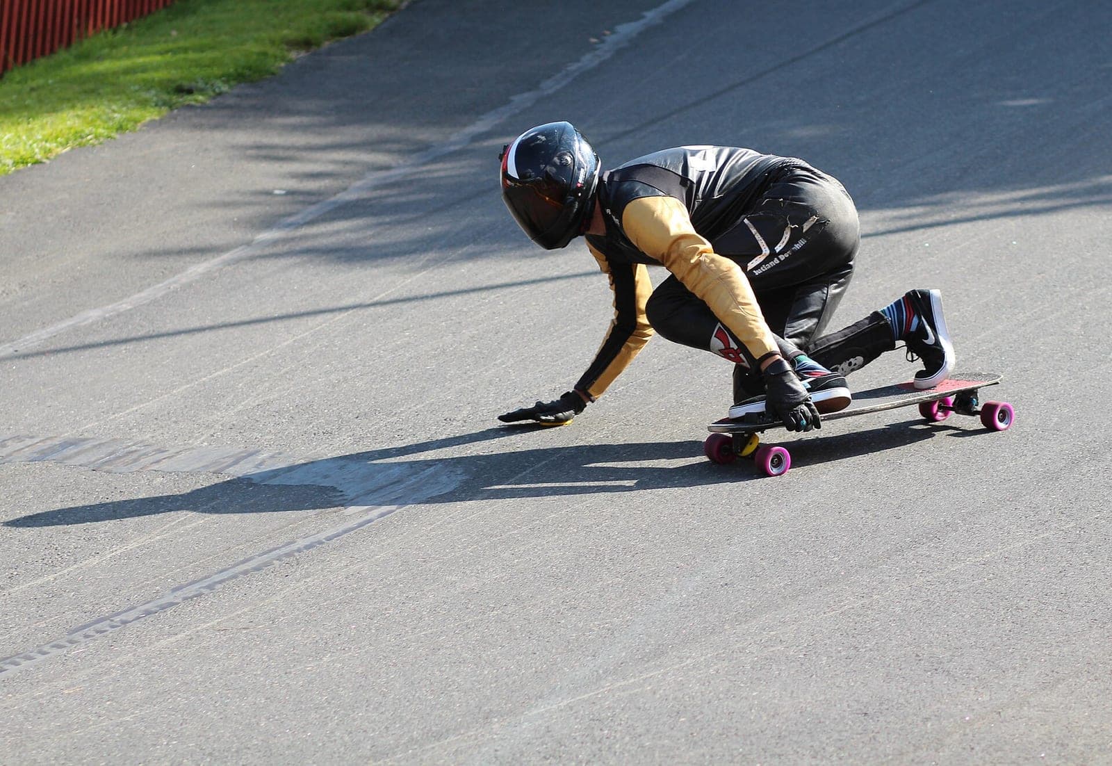 Peters Reclaims Downhill Skateboarding World Title