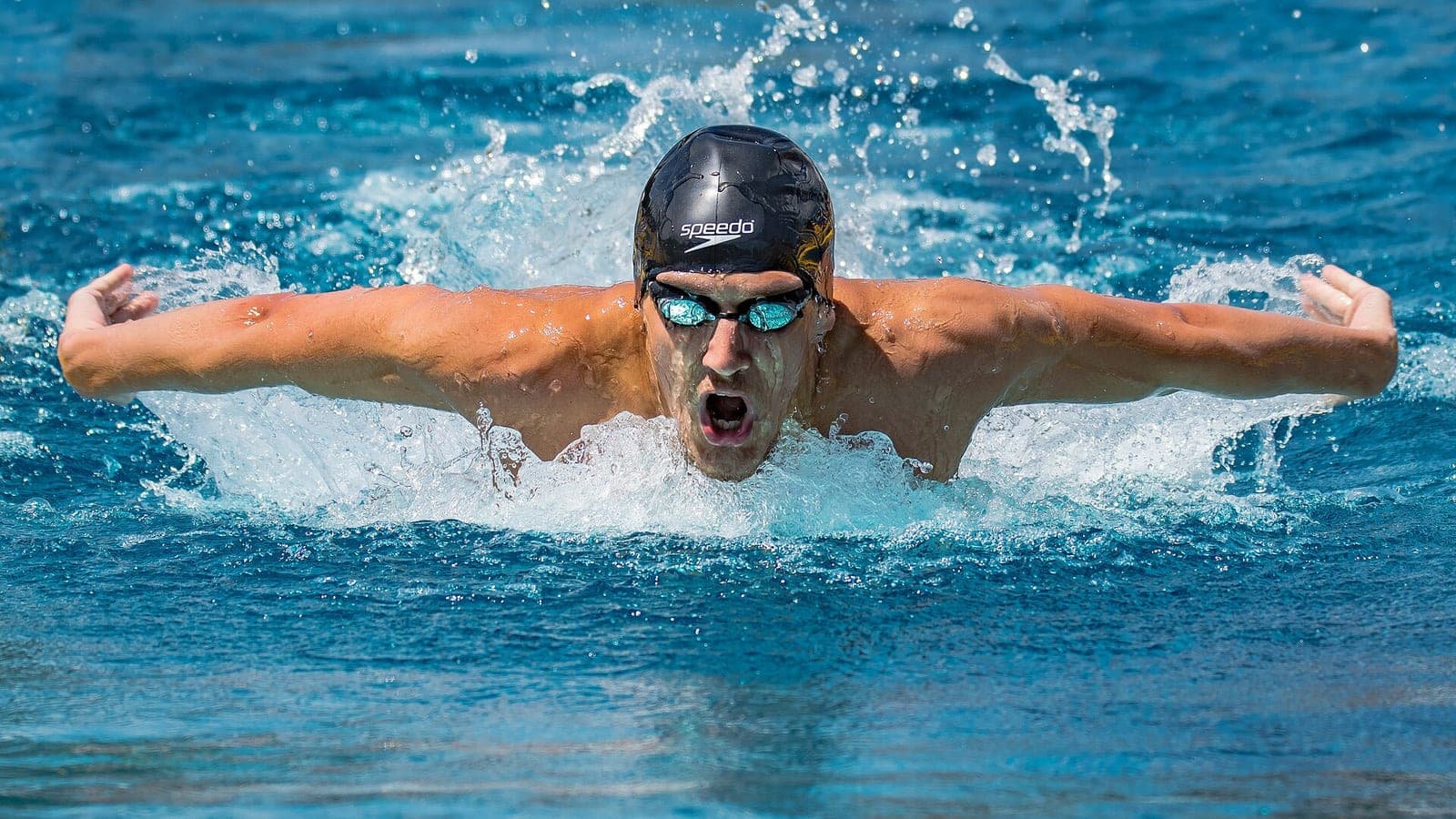 Kornev Breaks 50m Fly Short-Course World Record in 21.28