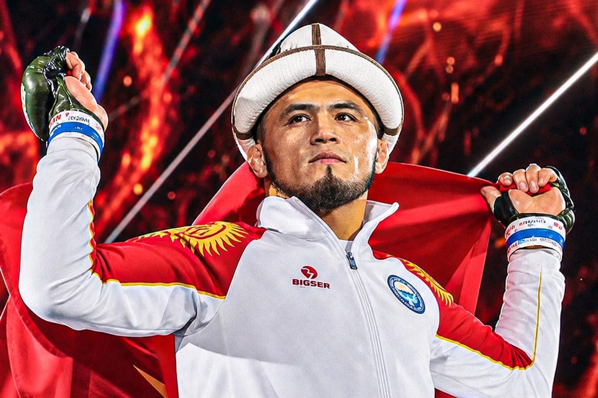 Shaydullaev Defeats McKee to Become Dual Champion at 20-0