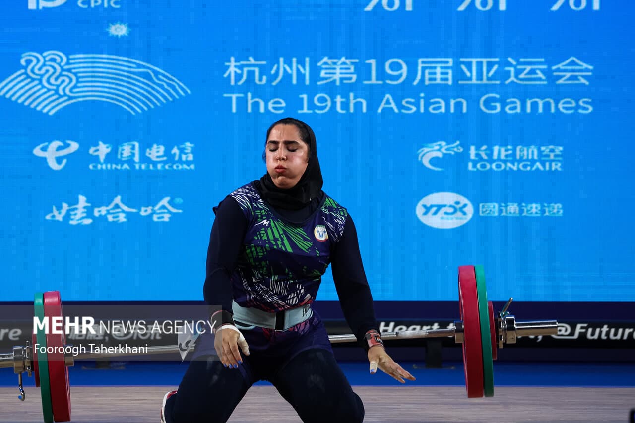 He Yueji Lifts 329kg World Record Total for Asian Championships Gold