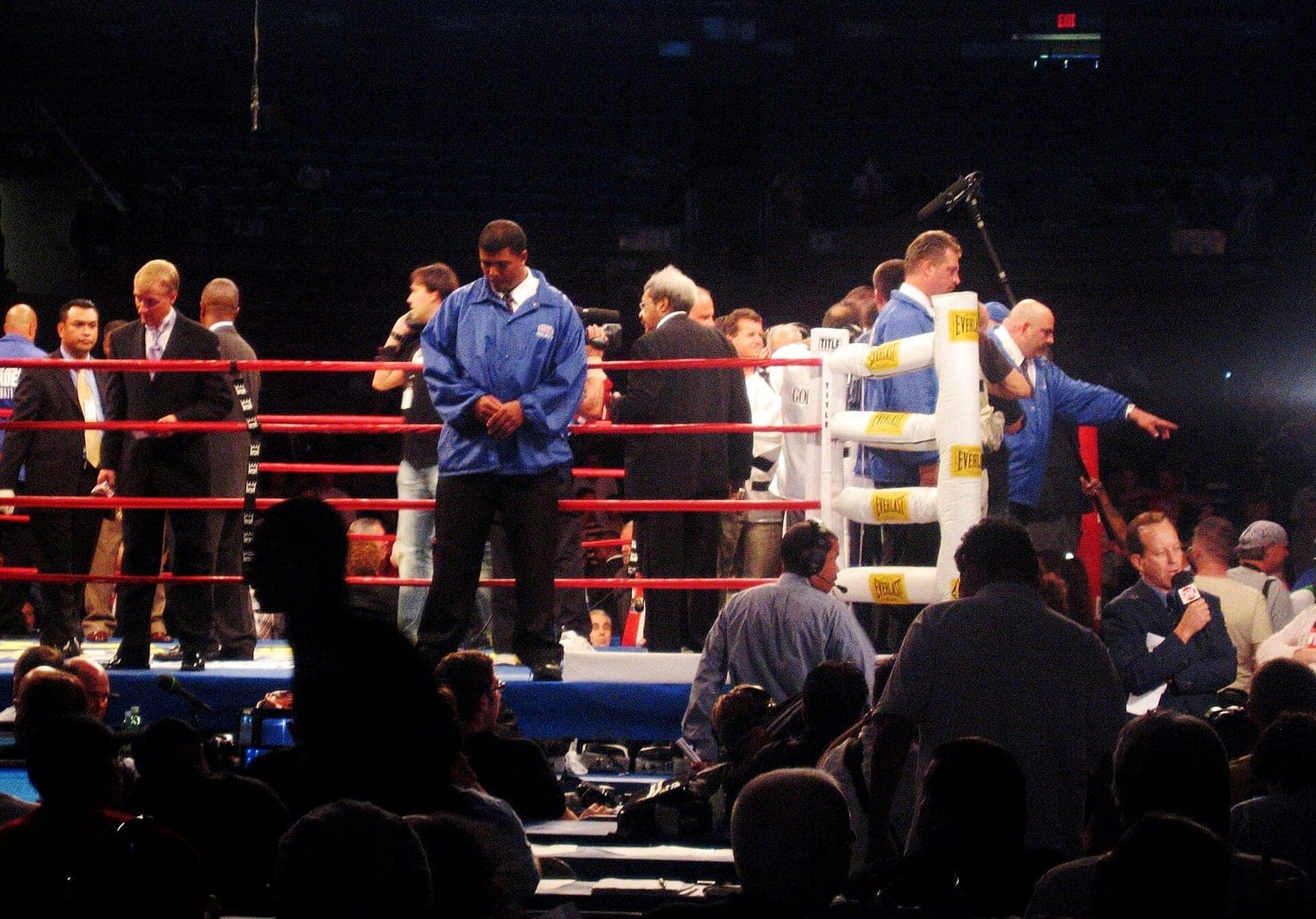 Ishii Stops Mendez in 65 Seconds for WBA Title