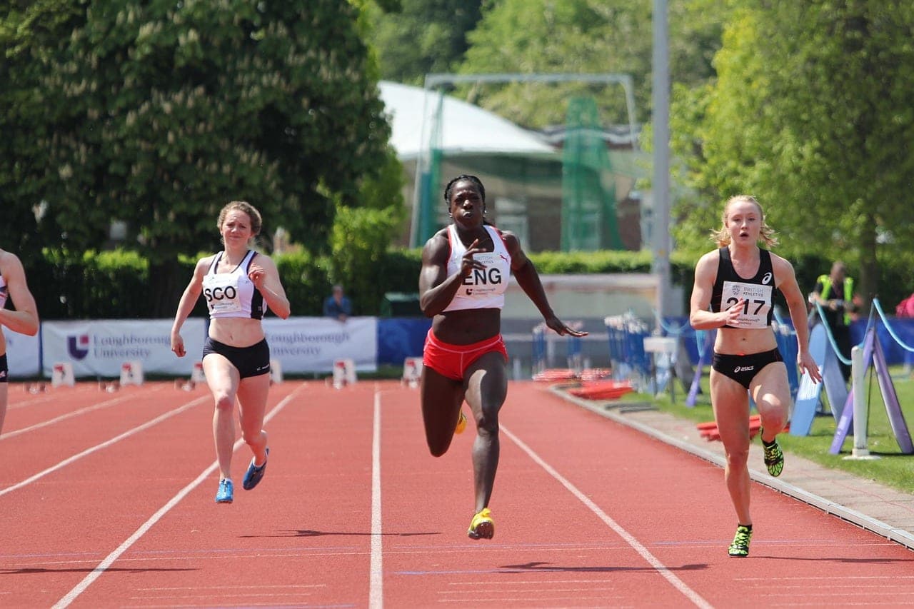 Newton-Smith Takes Decathlon World Title on 7,900 Record